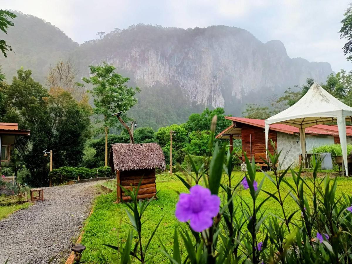 Bansuanphutarn Hotel Ban Pha Saeng Lang Buitenkant foto