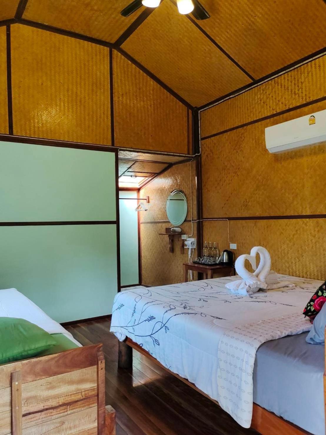 Bansuanphutarn Hotel Ban Pha Saeng Lang Buitenkant foto