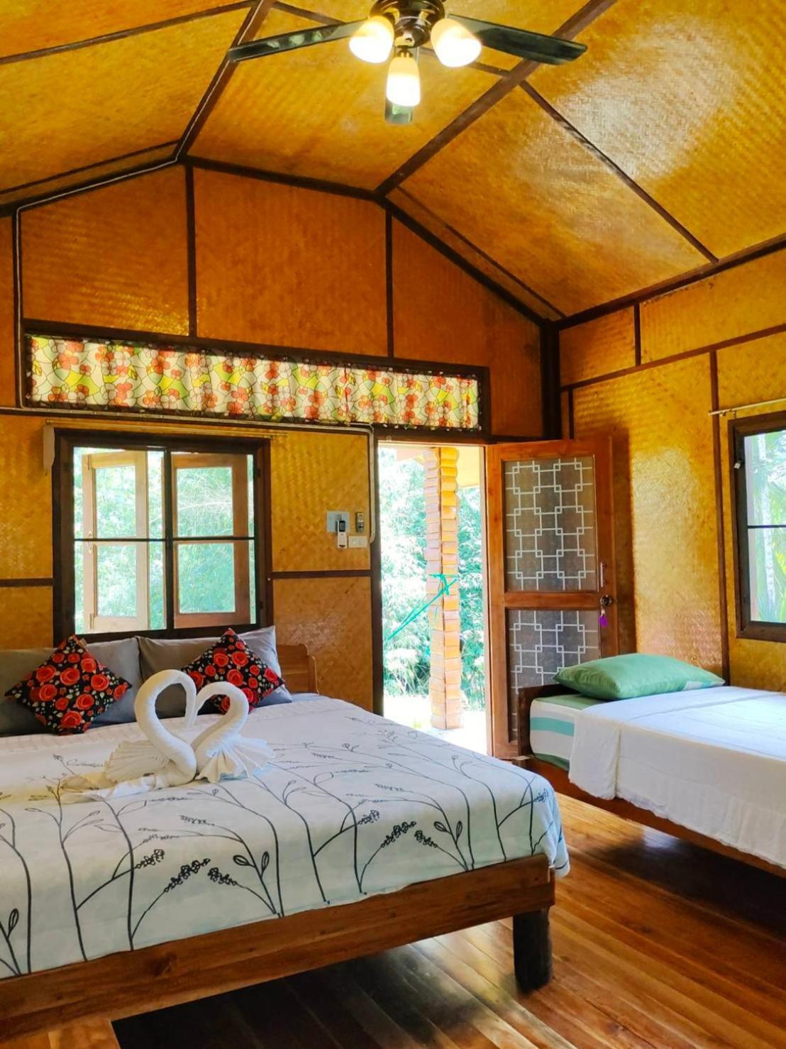Bansuanphutarn Hotel Ban Pha Saeng Lang Buitenkant foto