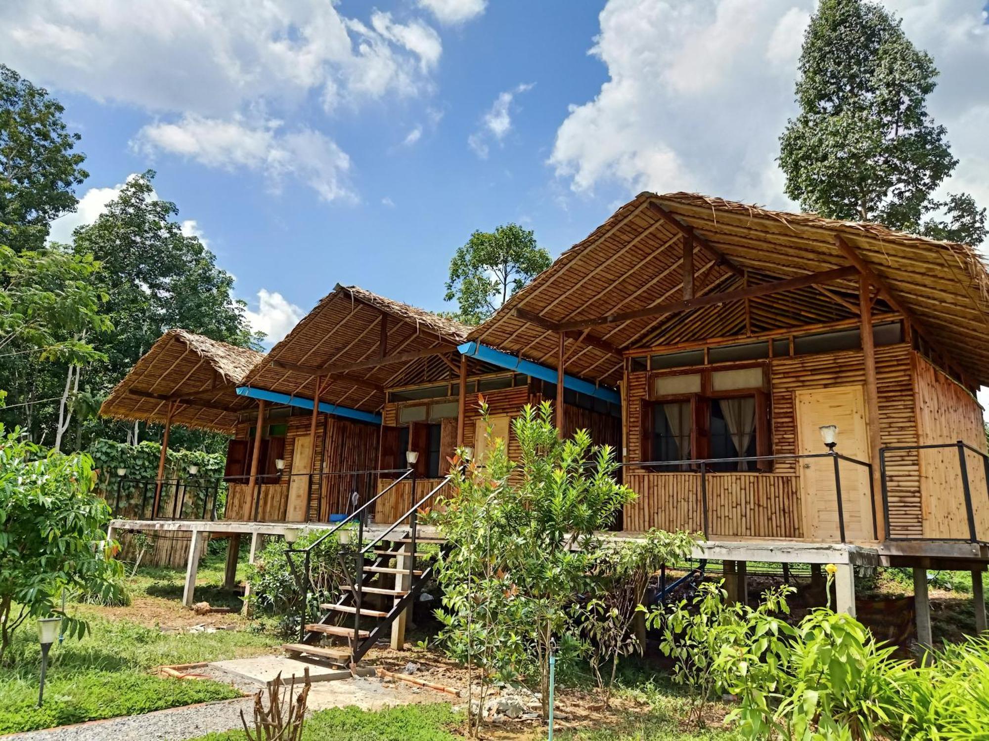 Bansuanphutarn Hotel Ban Pha Saeng Lang Buitenkant foto